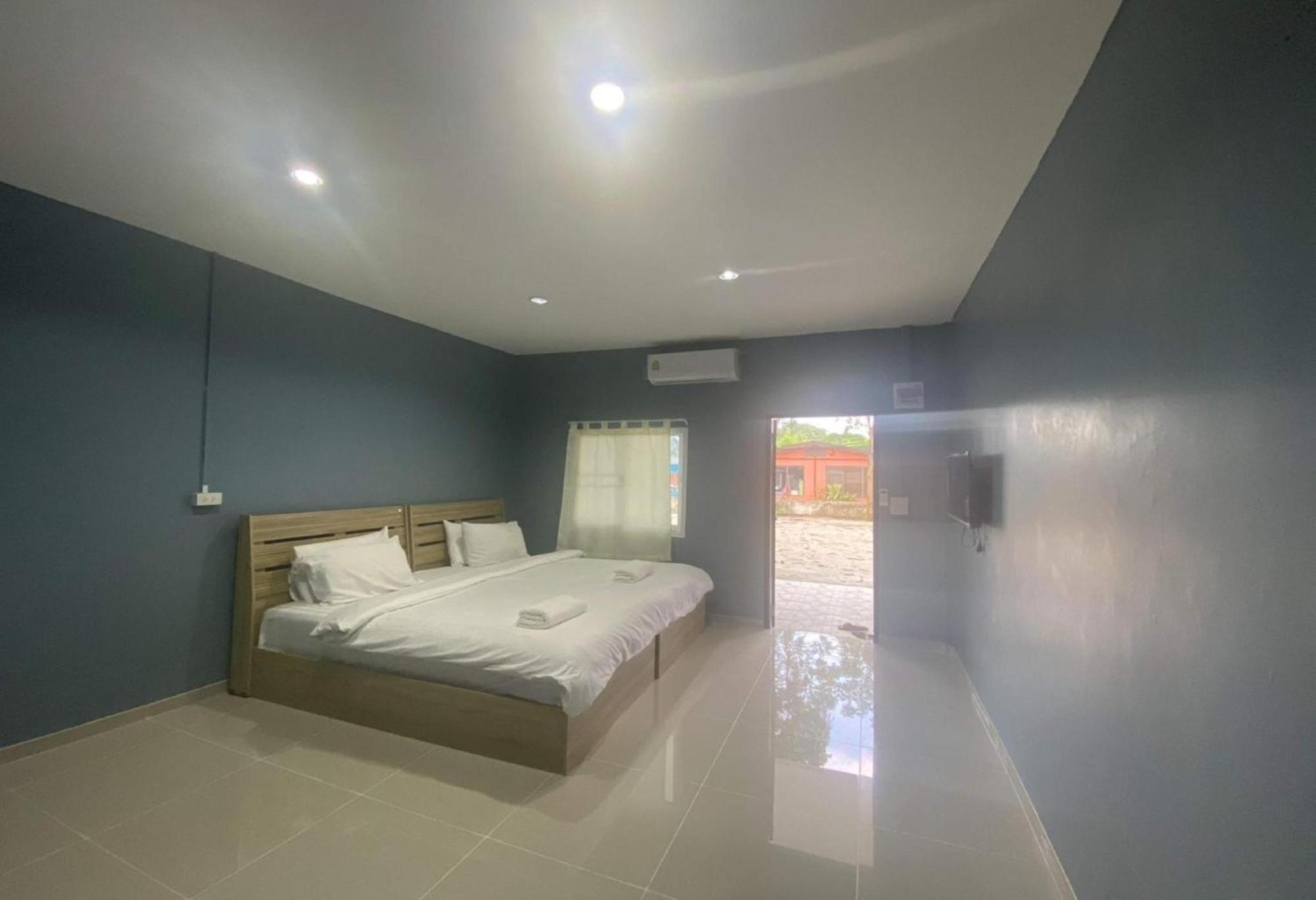 Collection O To The Sea Resort Thailand ナ・ジョムティエン エクステリア 写真