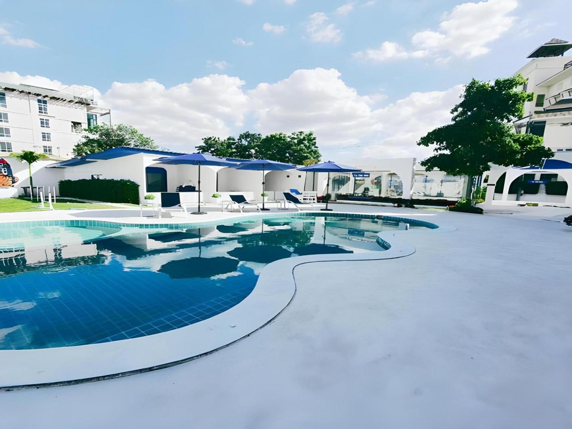 Collection O To The Sea Resort Thailand ナ・ジョムティエン エクステリア 写真